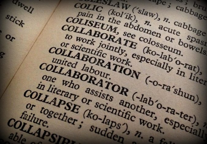 Uppslagsverk "Collaborate", bild av Dianne Hope från Pixabay